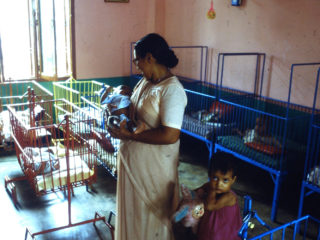 jyoti avec les enfants